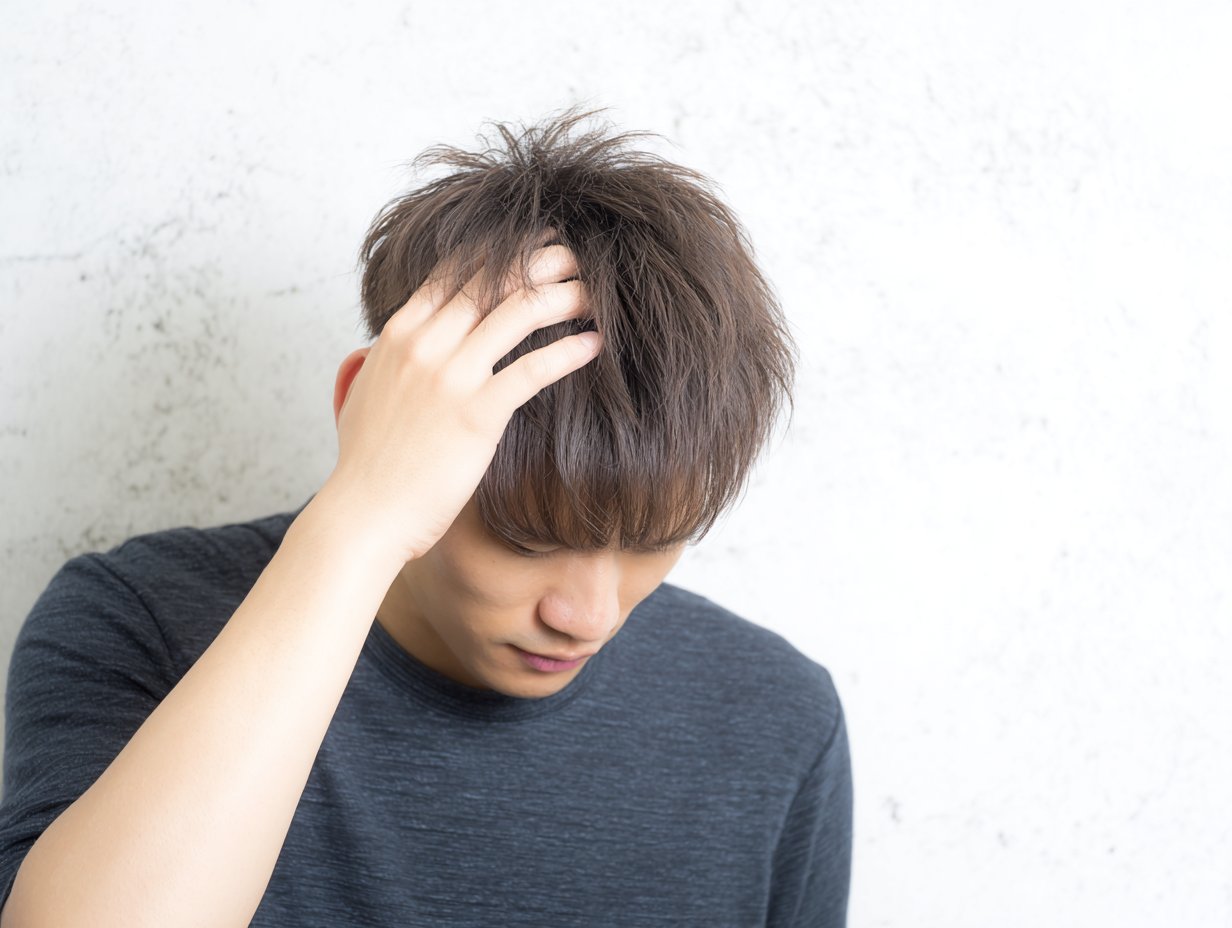若はげの見分け方、実は自己診断が危険な理由。プロに相談するべきタイミングとは